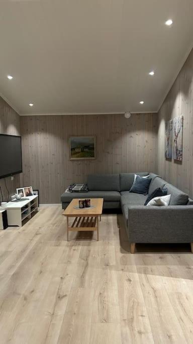 Mountainside Lodge - Breivikeidet Тромсьо Екстериор снимка