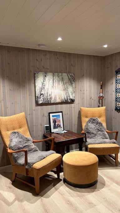 Mountainside Lodge - Breivikeidet Тромсьо Екстериор снимка