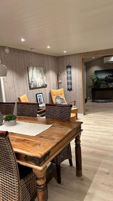 Mountainside Lodge - Breivikeidet Тромсьо Екстериор снимка